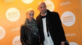 Održana Iskon premijera, Dobri dileri iz Dallasa